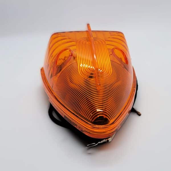 Feu de gabarit Blazer C510A LED ambre avec 15 diodes, idéal pour les fonctions de position latérale et de gabarit. Base en mousse pour un montage stable.