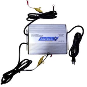Chargeur marin Merchant Marine MM-12206 2 banks 12V 6A pour bateaux et VR, idéal pour charger et maintenir deux batteries simultanément.