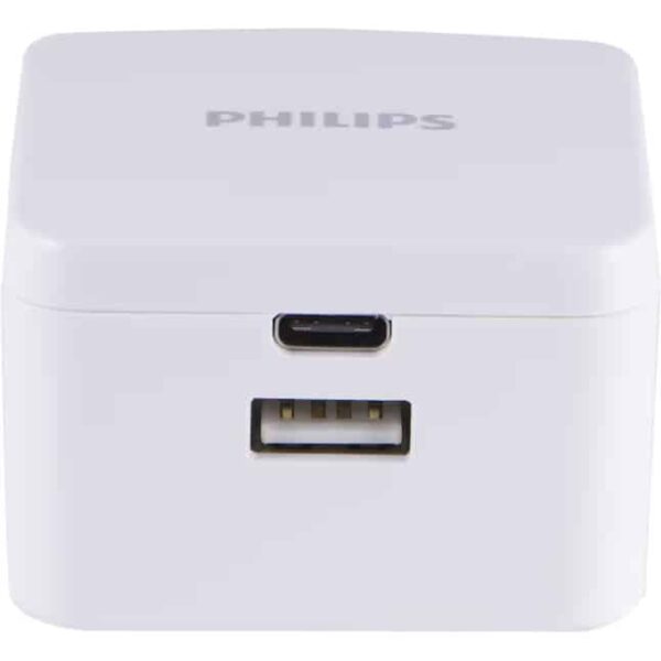 Charge two devices simultaneously with the Philips DLP2507/37 wall charger. Compatible with USB-A and USB-C, this compact charger offers a maximum power output of 22.5 W for your smartphones, tablets and other devices.