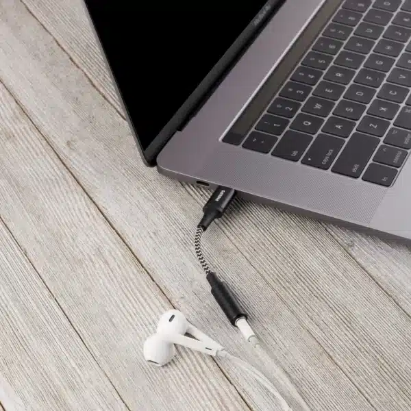 USB-C to 3.5mm adapter