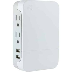 Protégez et chargez vos appareils électroniques avec la barre d'alimentation GE. Dotée de 2 prises AC, 2 ports USB, et une protection de 560 Joules.