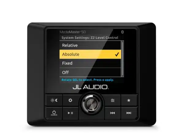 Le MediaMaster® 50 est une unité source marine étanche avec un affichage LCD couleur de 2,8 pouces, offrant 100 watts de puissance, connectivité Bluetooth®, et support pour plusieurs sources audio. Idéal pour une utilisation sur bateau ou UTV.