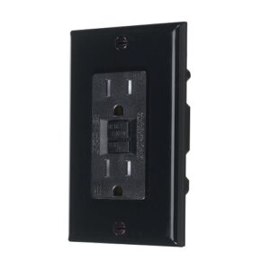 Prise DDFT 15A inviolable noire modèle B5012 avec autotest, conforme code 2015, protection continue contre les fuites à la terre.