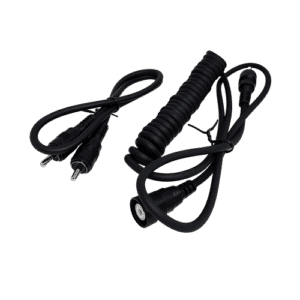 Kit de câbles HEAT-2PRO-KIT pour visière chauffante comprenant un câble RCA mâle à mâle et un câble RCA mâle à femelle pour connexion et extension d’alimentation.